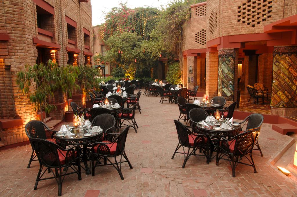 Faisalabad Serena Hotel Exterior photo