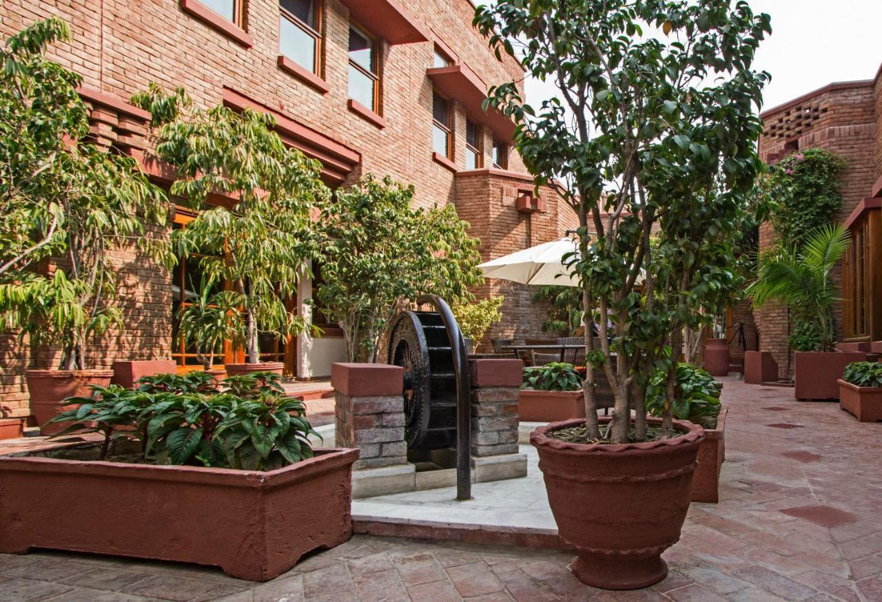 Faisalabad Serena Hotel Exterior photo