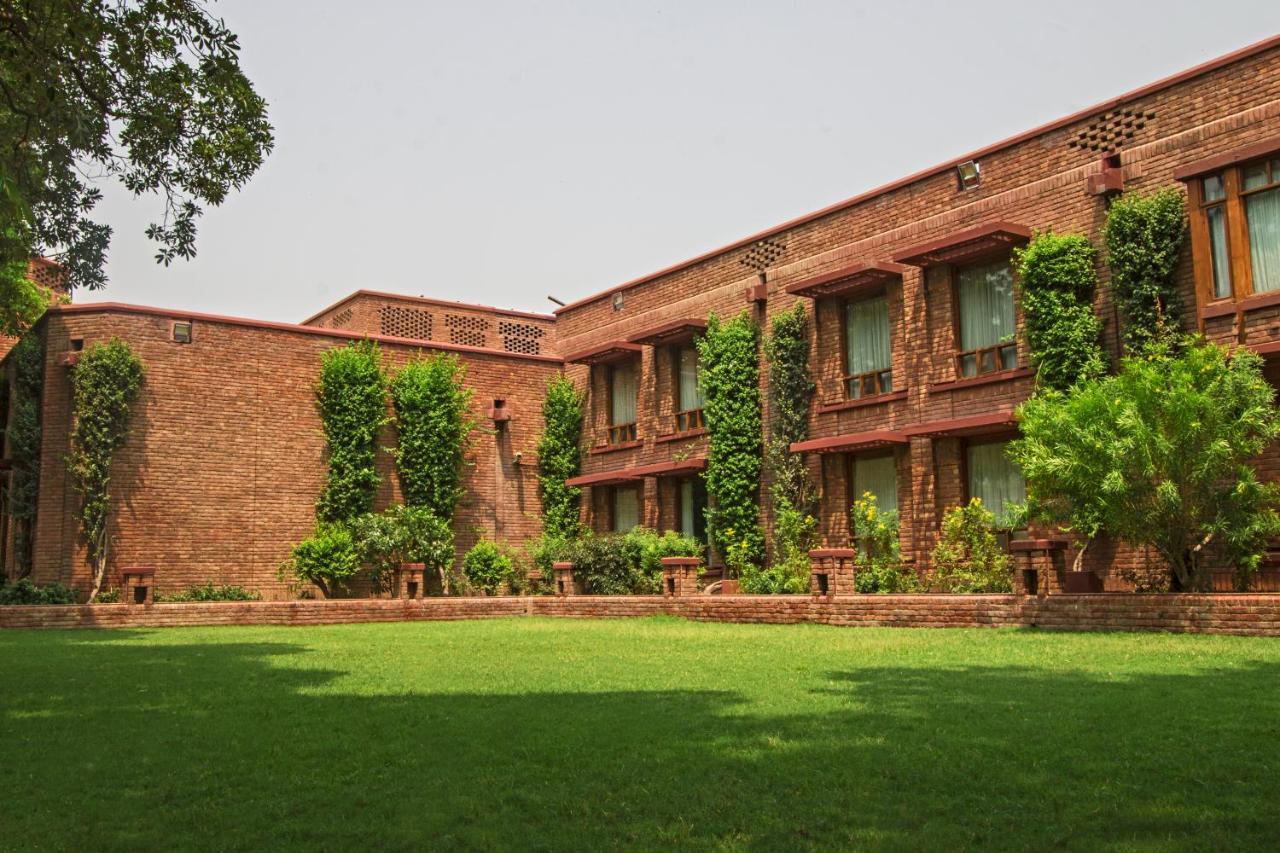 Faisalabad Serena Hotel Exterior photo