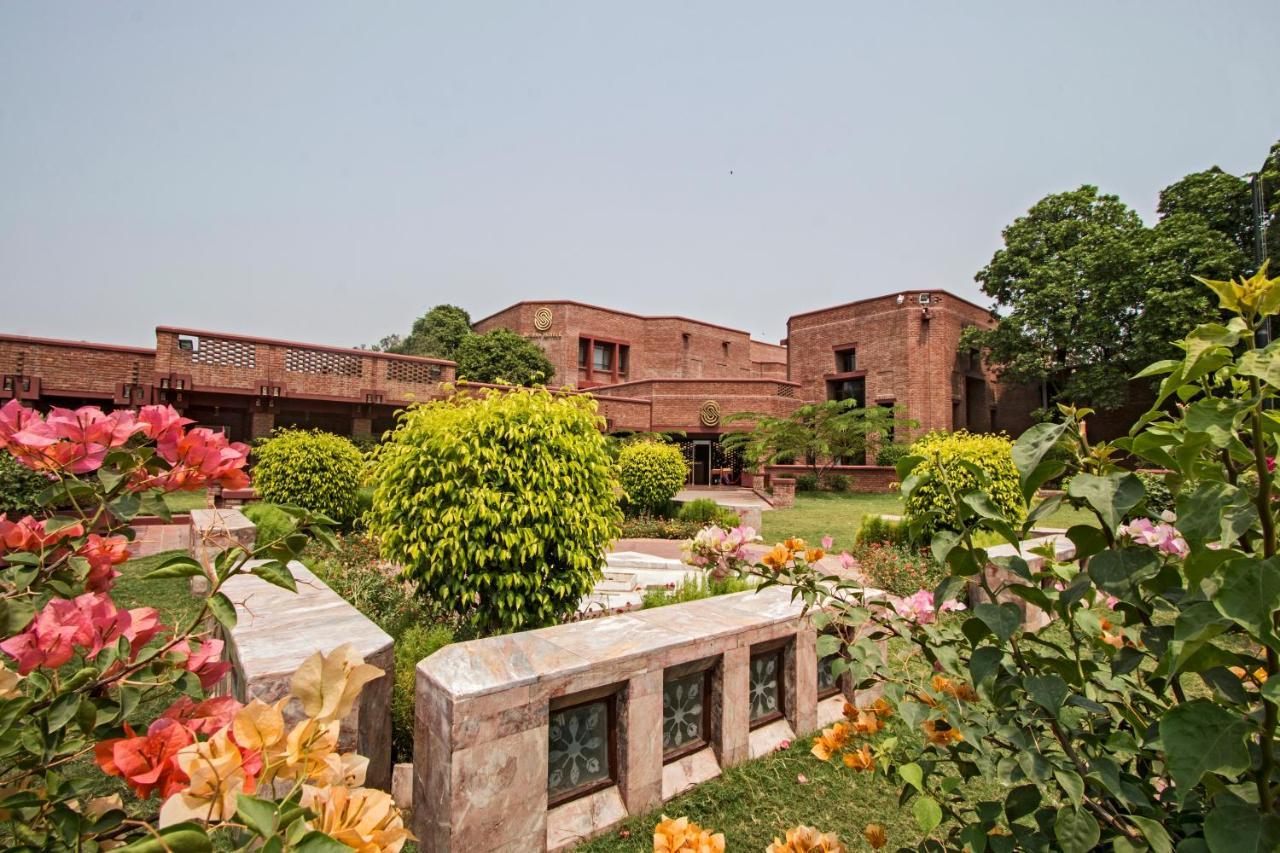 Faisalabad Serena Hotel Exterior photo